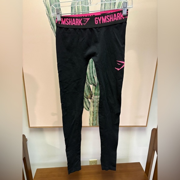 2/$20 Gymshark Women’s Small Two Pairs Pink/Black Leggings & Faded Sweatpants - Picture 12 of 12